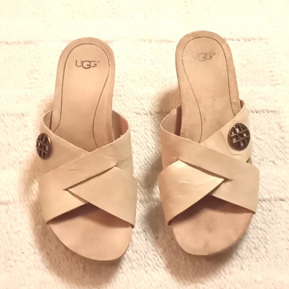 Women UGG tan Slide sandal with cork wedge heel size 6 in pre love condition